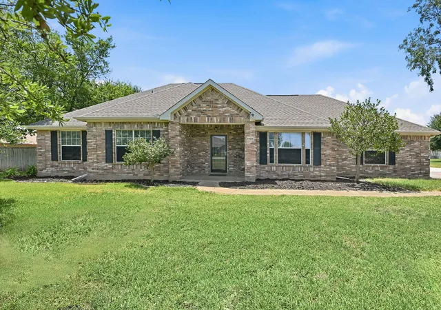 Photo 2 of Single family home for sale at 8109 N Water Tower Rd, Fort Worth, TX 76179 | MLS# 21346275 | Listing updated on 2026-10-05