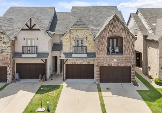 Photo 2 of Townhouse for sale at 325 Featherstone Trl, Wylie, TX 75098 | MLS# 21343599 | Listing updated on 2026-10-04