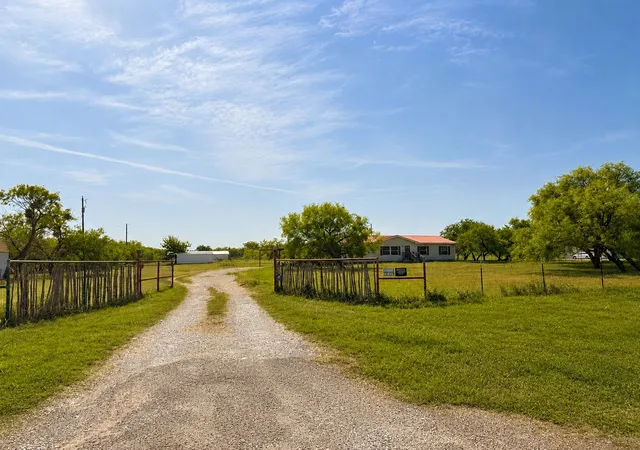 Photo 2 of Manufactured home for sale at 155 N Swanson Rd, Mineral Wells, TX 76067 | MLS# 21346186 | Listing updated on 2026-09-04