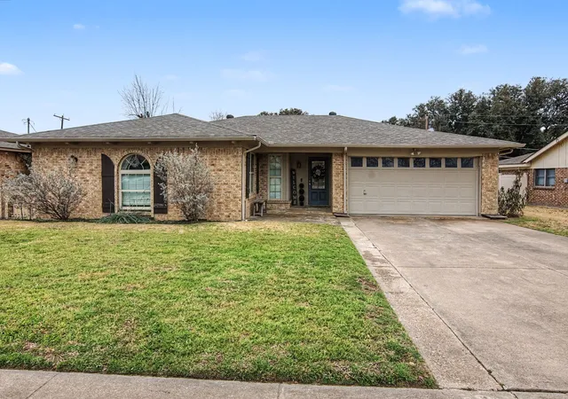 Photo 1 of Sale Pending at 7532 Terry Dr, North Richland Hills, TX 76180 | MLS# 21346084 | Listing updated on 2026-08-21