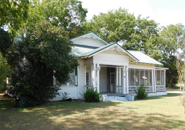 Photo 3 of Single family home for sale at 106 N 1St St W, Dawson, TX 76639 | MLS# 21346240 | Listing updated on 2026-08-24