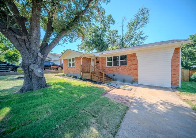 Photo 3 of Sale Pending at 1140 Fair Oaks Dr, Irving, TX 75060 | MLS# 21346383 | Listing updated on 2026-09-28
