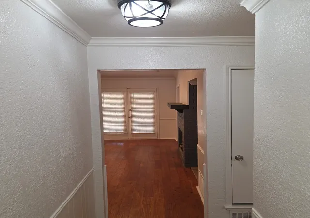 5th image of 5525 Parliament Dr, Arlington, TX 76017 | MLS# 21346330
