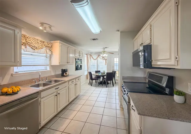 5th image of 573 Lake Forest Dr, Coppell, TX 75019 | MLS# 21346399
