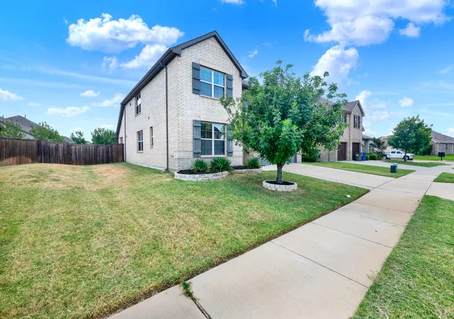 Photo 3 of Single family home for sale at 4534 Kipling Ave, Aubrey, TX 76227 | MLS# 21336976 | Listing updated on 2026-09-01