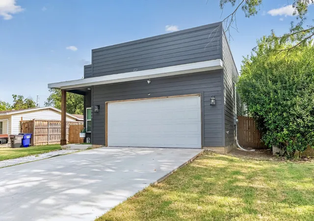 Photo 2 of Single family home for sale at 2646 Greenhurst Dr, Dallas, TX 75234 | MLS# 21346418 | Listing updated on 2026-08-03