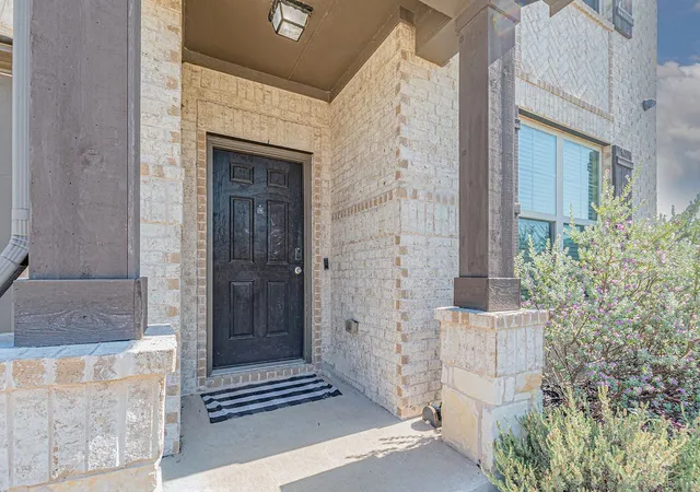 Photo 2 of Single family home for sale at 102 Highedge Dr, Rockwall, TX 75087 | MLS# 21343123 | Listing updated on 2026-10-02
