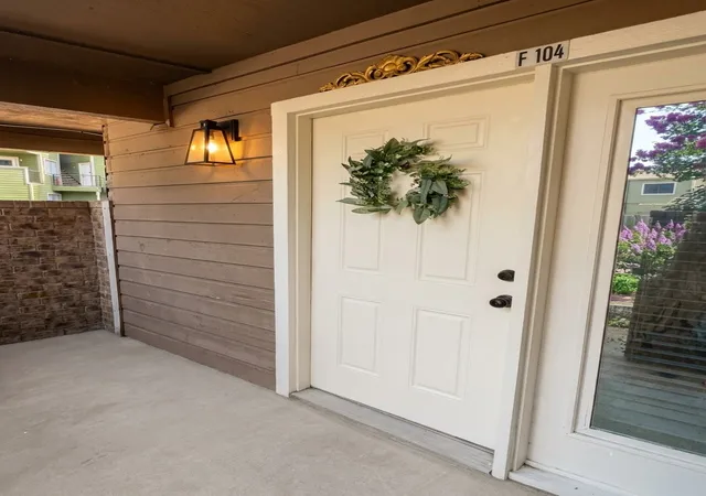2nd image of 9811 Walnut St #104, Dallas, TX 75243 | MLS# 21344250
