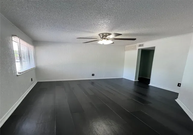 2nd image of 9811 Walnut St, Dallas, TX 75243