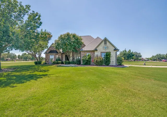 Photo 3 of Single family home for sale at 10074 Tipperary Trl, Forney, TX 75126 | MLS# 21346179 | Listing updated on 2026-08-25