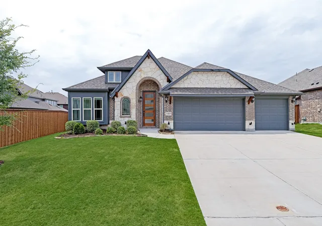 Photo 3 of Single family home for sale at 5405 Pooley Ln, Mc Kinney, TX 75071 | MLS# 21345460 | Listing updated on 2026-08-31