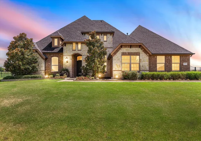 Photo 1 of Single family home for sale at 413 Cattle Barron Dr, Rockwall, TX 75032 | MLS# 21346478 | Listing updated on 2026-10-01