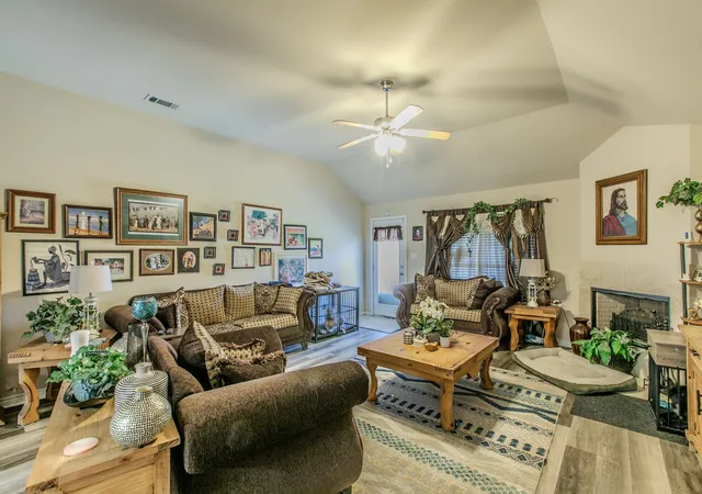 Photo 3 of Sale Pending at 2937 Mayfair Ln, Lancaster, TX 75134 | MLS# 21346482 | Listing updated on 2026-08-20