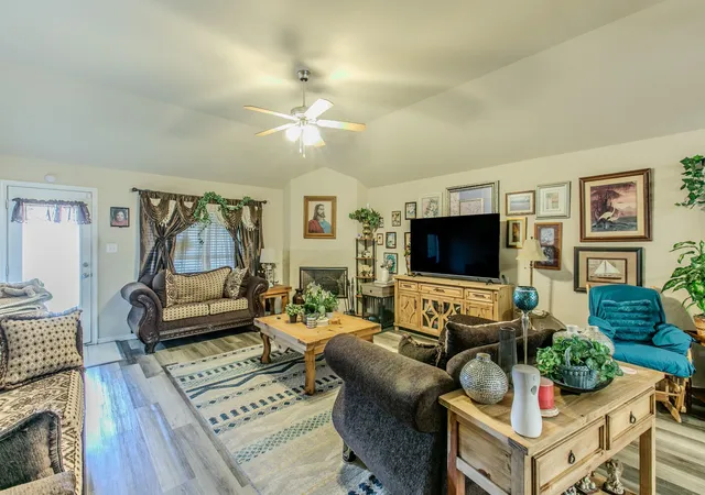 Photo 3 of Sale Pending at 2937 Mayfair Ln, Lancaster, TX 75134 | MLS# 21346482 | Listing updated on 2026-08-20