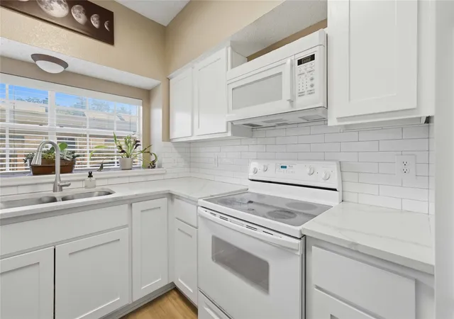 Photo 2 of Condo for sale at 3550 Country Square Dr #505, Carrollton, TX 75006 | MLS# 21344536 | Listing updated on 2026-09-24