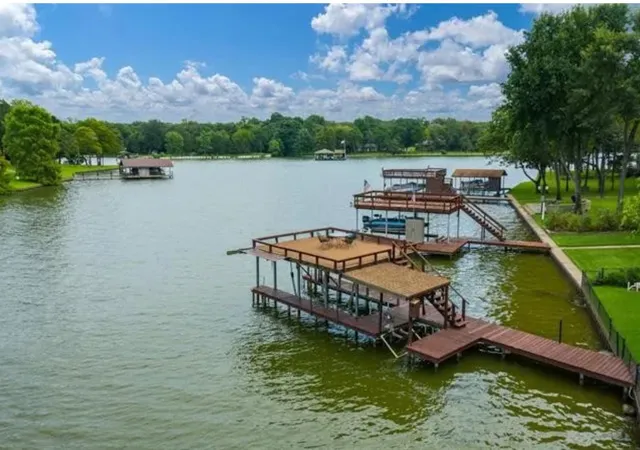 Photo 22 of Single family home for sale at 186 1St Oak Dr, Mabank, TX 75156 | MLS# 21341075 | Listing updated on 2026-08-27