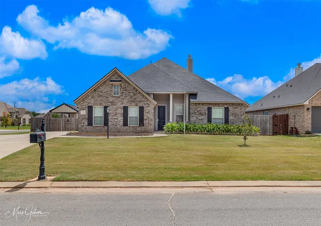 Photo 1 of Single family home for sale at 574 Brunswick Gdns, Haughton, LA 71037 | MLS# 21345178 | Listing updated on 2026-08-31