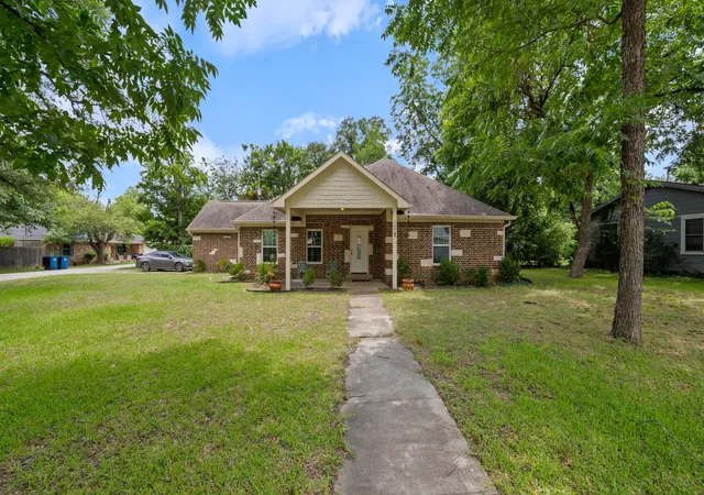 Single family home for sale at 308 E 8Th St, Kaufman, TX 75142 | MLS# 21346568