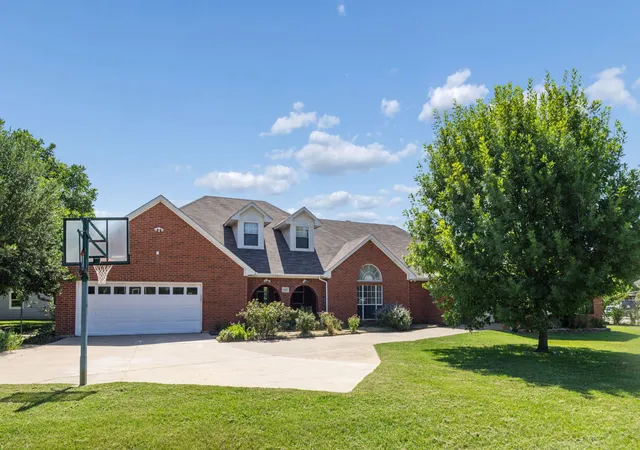 Photo 2 of Single family home for sale at 2412 Chickering Rd, Cleburne, TX 76031 | MLS# 21345938 | Listing updated on 2026-09-04
