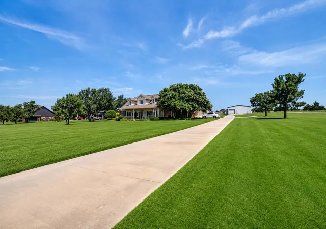 Photo 4 of Single family home for sale at 2614 County Road 596, Nevada, TX 75173 | MLS# 21344134 | Listing updated on 2026-09-30