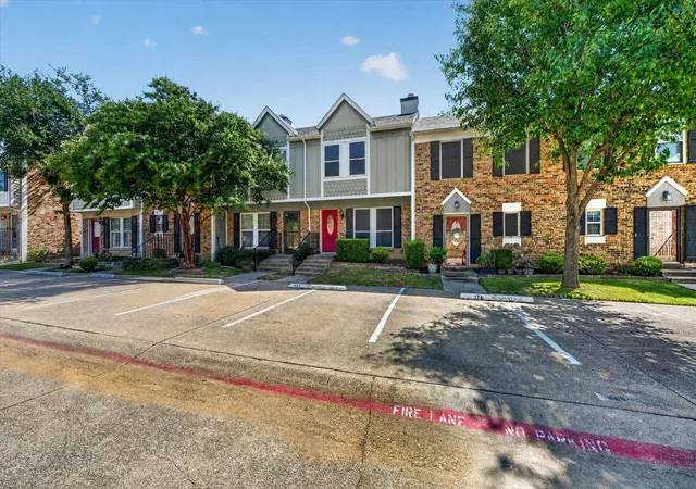 Photo 2 of Sale Pending at 177 Merlin Wy, Euless, TX 76039 | MLS# 21346419 | Listing updated on 2026-08-31