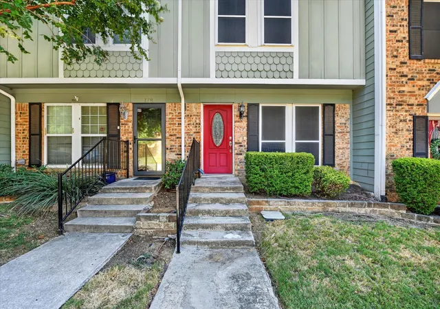 Photo 3 of Sale Pending at 177 Merlin Wy, Euless, TX 76039 | MLS# 21346419 | Listing updated on 2026-08-31