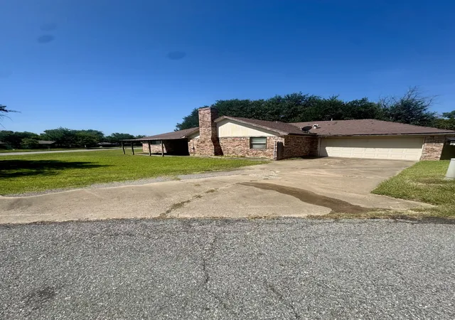 Photo 3 of Single family home for sale at 2509 Bennett Ave, Sherman, TX 75090 | MLS# 21346589 | Listing updated on 2026-09-28