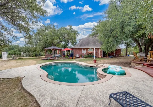 Photo 2 of Single family home for sale at 9500 Boat Club Rd, Fort Worth, TX 76179 | MLS# 21342046 | Listing updated on 2026-09-29