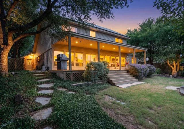 Photo 1 of Single family home for sale at 9302 Ravenswood Rd, Granbury, TX 76049 | MLS# 21330050 | Listing updated on 2026-09-24