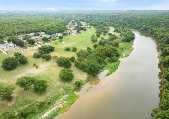 Photo 3 of Single family home for sale at 9302 Ravenswood Rd, Granbury, TX 76049 | MLS# 21330050 | Listing updated on 2026-09-24