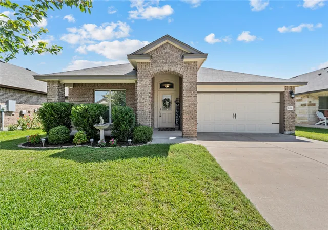 Photo 3 of Single family home for sale at 2912 Jackal Dr, Lorena, TX 76655 | MLS# 21344694 | Listing updated on 2026-10-04