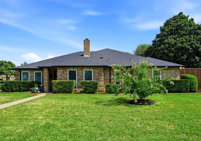 Photo 2 of Single family home for sale at 2146 Westwood Ter, Grapevine, TX 76051 | MLS# 21346624 | Listing updated on 2026-10-06