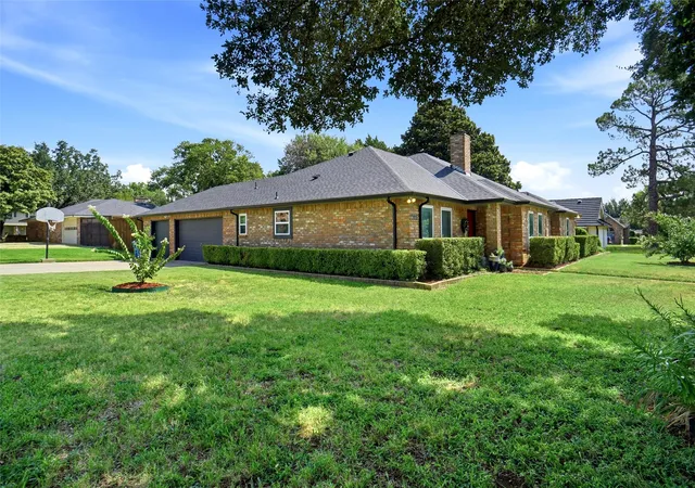 Photo 3 of Single family home for sale at 2146 Westwood Ter, Grapevine, TX 76051 | MLS# 21346624 | Listing updated on 2026-10-06