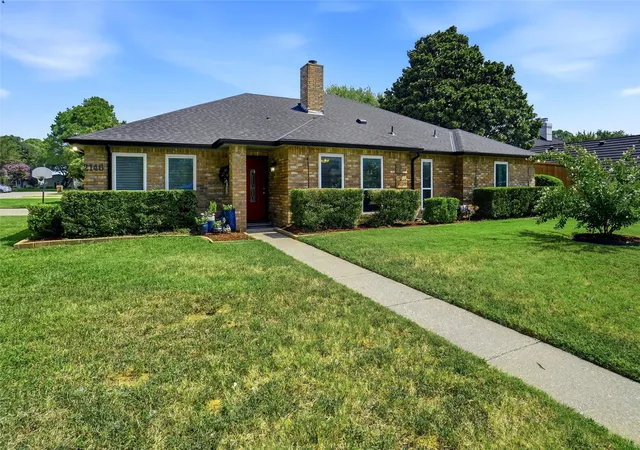 Single family home for sale at 2146 Westwood Ter, Grapevine, TX 76051 | MLS# 21346624 | Listing updated on 2026-10-06