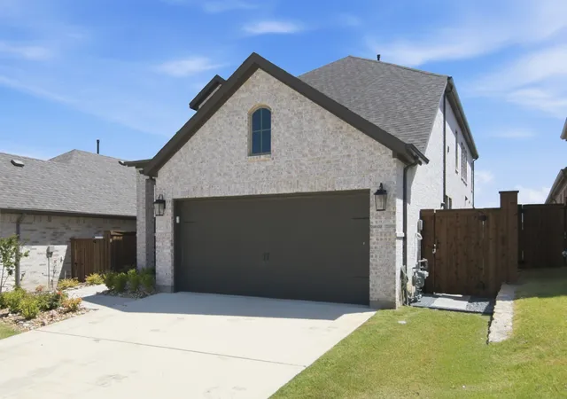 Photo 2 of Single family home for sale at 201 Pintail Ln, Rhome, TX 76078 | MLS# 21346107 | Listing updated on 2026-08-26