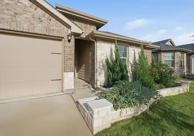 3rd image of 6032 Blacksmith Ave, Fort Worth, TX 76179 | MLS# 21345313