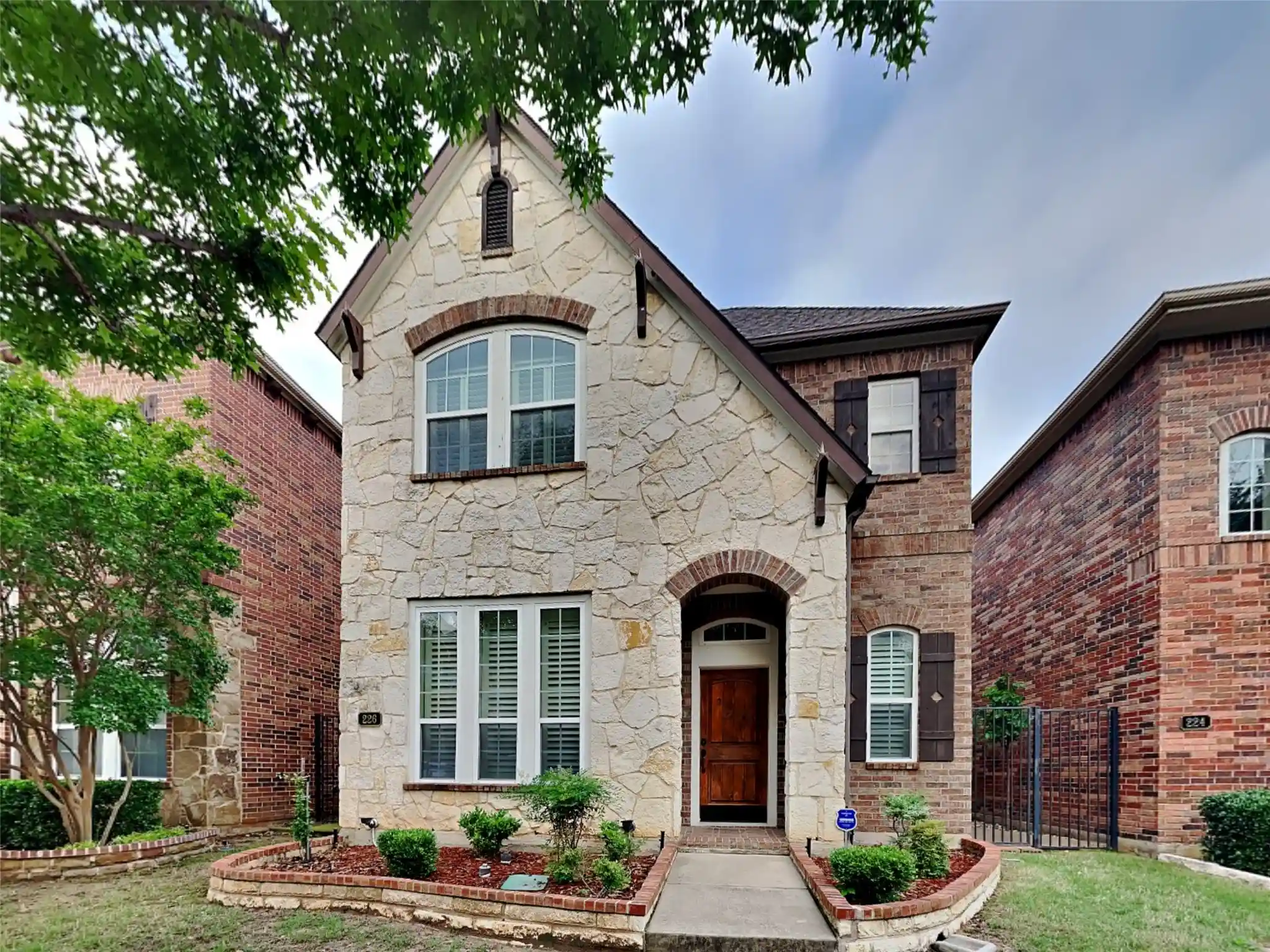 Photo 1 of Single family home for sale at 226 Knapford, Euless, TX 76040 | MLS# 21346634 | Listing updated on 2026-10-25