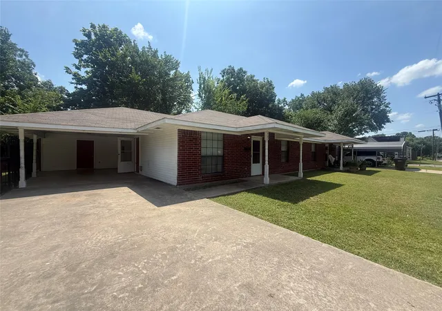 3rd image of 600 & 602 Cedar St, Bonham, TX 75418 | MLS# 21345633