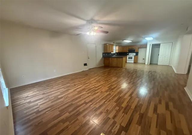 Photo 4 of House for sale at 600 & 602 Cedar St, Bonham, TX 75418 | MLS# 21345633 | Listing updated on 2026-08-10