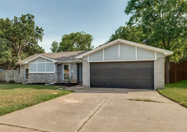 Photo 3 of Single family home for sale at 3217 Meadow Wood Ln, Bedford, TX 76021 | MLS# 21345944 | Listing updated on 2026-09-06