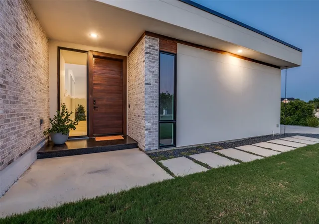 4th image of 3120 Sanctuary Dr, Grand Prairie, TX 75104 | MLS# 21344327