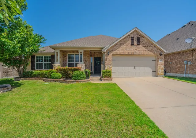 Photo 1 of Sale Pending at 2025 Plamera Ln, Fort Worth, TX 76131 | MLS# 21346440 | Listing updated on 2026-08-26