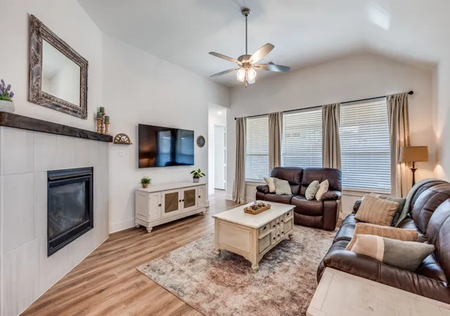 Photo 4 of Single family home for sale at 1808 Pelham Dr, Aubrey, TX 76227 | MLS# 21346497 | Listing updated on 2026-10-27
