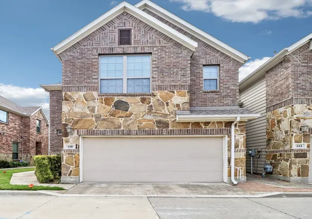 Photo 1 of Townhouse for sale at 618 Alexandra Ave, Richardson, TX 75081 | MLS# 21346603 | Listing updated on 2026-08-24