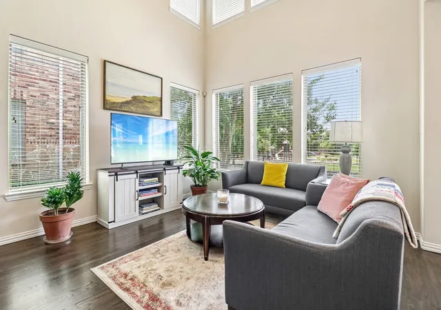 Photo 3 of Townhouse for sale at 618 Alexandra Ave, Richardson, TX 75081 | MLS# 21346603 | Listing updated on 2026-09-21