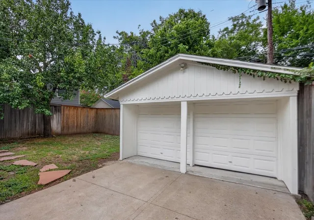 Photo 40 of Sale Pending at 1325 Clover Ln, Fort Worth, TX 76107 | MLS# 21346662 | Listing updated on 2026-08-30