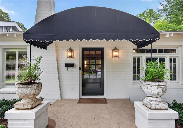 Photo 3 of Sale Pending at 1325 Clover Ln, Fort Worth, TX 76107 | MLS# 21346662 | Listing updated on 2026-08-30