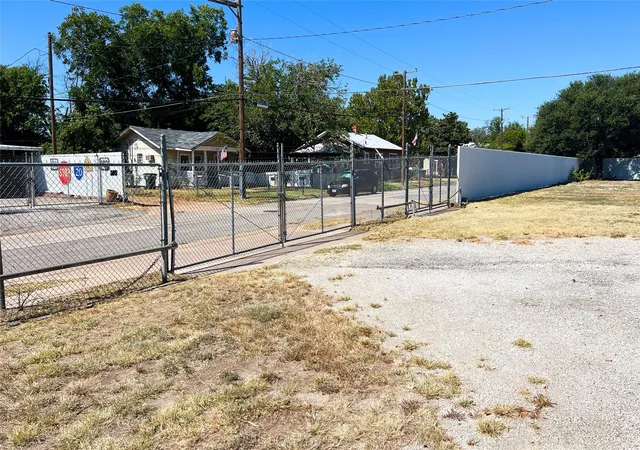 Photo 4 of Land for sale at 231 Central Expressway 287 Fwy E, Wichita Falls, TX 76301 | MLS# 21346796 | Listing updated on 2026-08-04
