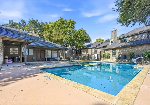 Listing Photo 2 - Condo for sale in building located at 333 Melrose Dr, Richardson, TX 75080 - Unit #16A