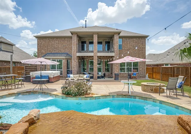 Photo 1 of Single family home for sale at 604 Bentley Ct, Roanoke, TX 76262 | MLS# 21346000 | Listing updated on 2026-10-08